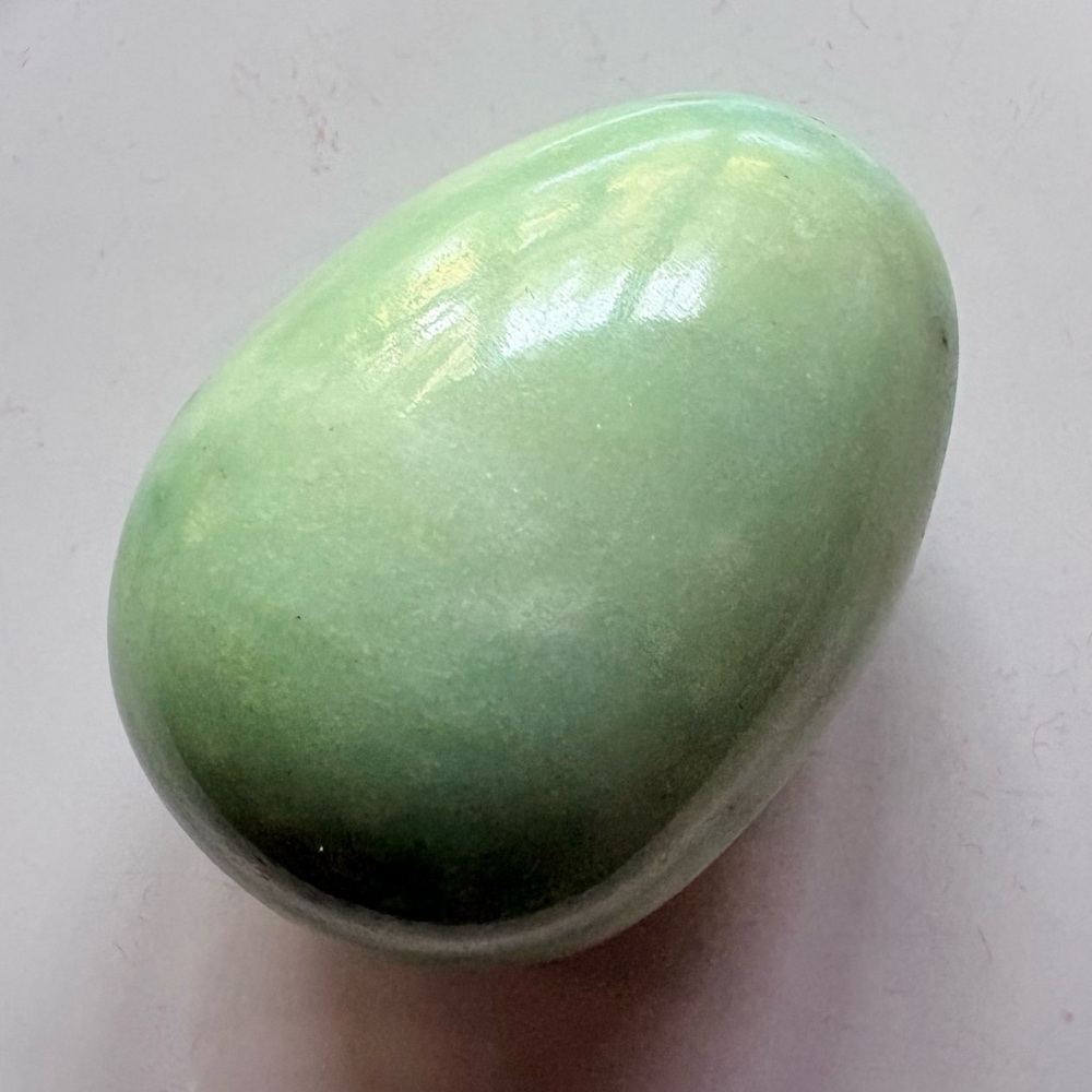 Vintage alabaster egg- minty green - Picture 4 of 6